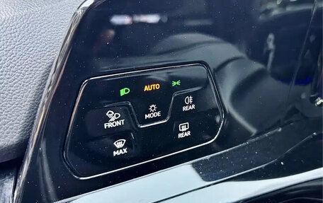 Volkswagen Golf VIII, 2022 год, 2 230 000 рублей, 21 фотография