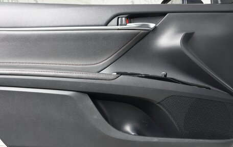 Toyota Camry, 2018 год, 2 500 000 рублей, 4 фотография