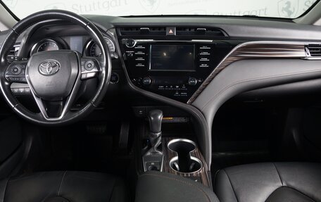 Toyota Camry, 2018 год, 2 500 000 рублей, 15 фотография