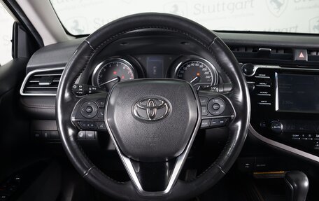 Toyota Camry, 2018 год, 2 500 000 рублей, 16 фотография
