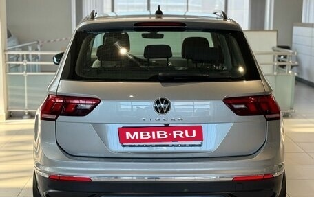 Volkswagen Tiguan II, 2021 год, 2 399 000 рублей, 6 фотография