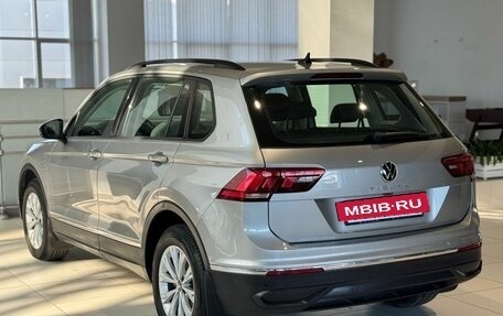 Volkswagen Tiguan II, 2021 год, 2 399 000 рублей, 7 фотография