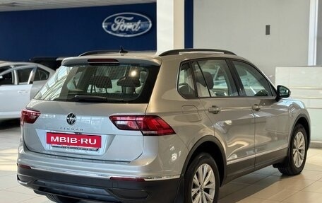 Volkswagen Tiguan II, 2021 год, 2 399 000 рублей, 5 фотография