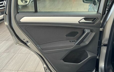 Volkswagen Tiguan II, 2021 год, 2 399 000 рублей, 35 фотография