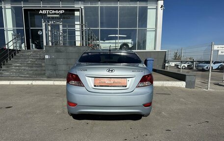 Hyundai Solaris II рестайлинг, 2011 год, 700 000 рублей, 6 фотография