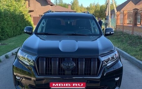 Toyota Land Cruiser Prado 150 рестайлинг 2, 2017 год, 3 800 000 рублей, 2 фотография