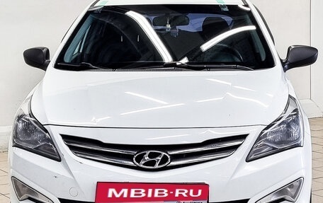 Hyundai Solaris II рестайлинг, 2015 год, 923 000 рублей, 2 фотография