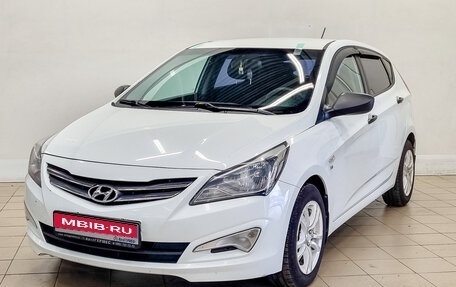 Hyundai Solaris II рестайлинг, 2015 год, 923 000 рублей, 1 фотография