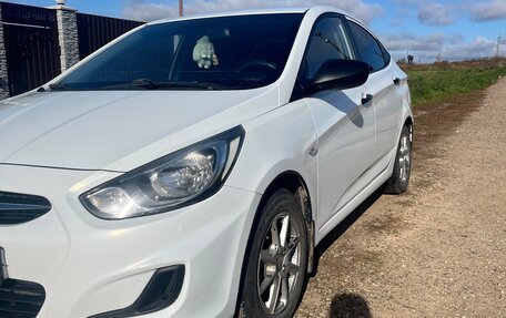 Hyundai Solaris II рестайлинг, 2013 год, 700 000 рублей, 14 фотография