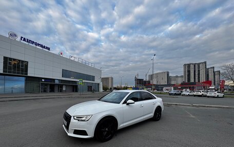 Audi A4, 2018 год, 2 200 000 рублей, 10 фотография