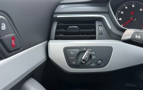 Audi A4, 2018 год, 2 200 000 рублей, 28 фотография