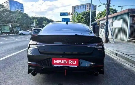 Hyundai Elantra, 2022 год, 1 800 000 рублей, 5 фотография