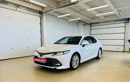 Toyota Camry, 2020 год, 3 199 900 рублей, 2 фотография