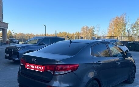 KIA Rio III рестайлинг, 2015 год, 880 000 рублей, 4 фотография