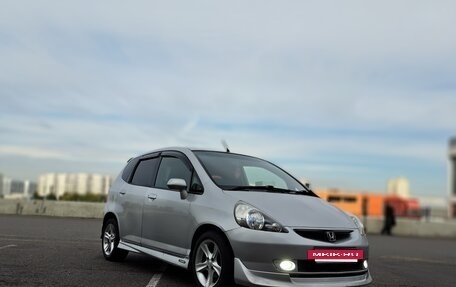 Honda Fit III, 2002 год, 499 999 рублей, 2 фотография