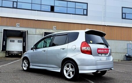 Honda Fit III, 2002 год, 499 999 рублей, 5 фотография