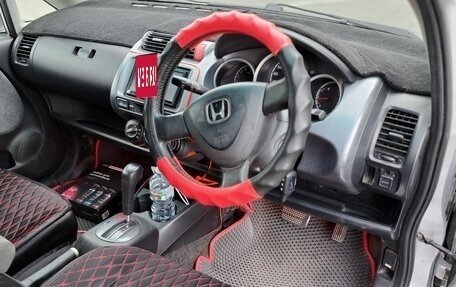 Honda Fit III, 2002 год, 499 999 рублей, 13 фотография