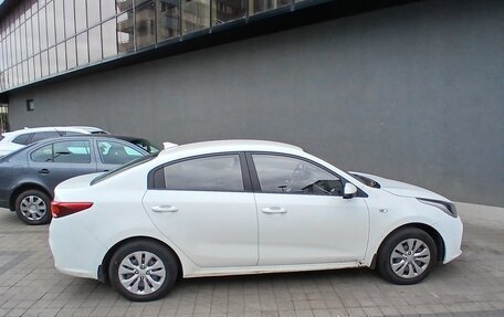 KIA Rio IV, 2017 год, 800 000 рублей, 3 фотография