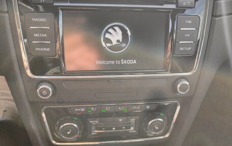 Skoda Superb III рестайлинг, 2014 год, 1 070 000 рублей, 14 фотография