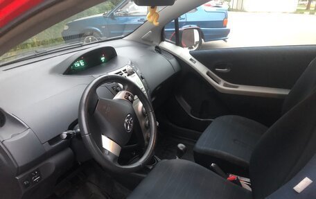 Toyota Yaris III рестайлинг, 2008 год, 700 000 рублей, 5 фотография