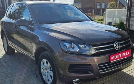 Volkswagen Touareg III, 2011 год, 1 949 000 рублей, 2 фотография