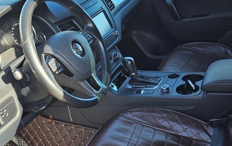 Volkswagen Touareg III, 2011 год, 1 949 000 рублей, 17 фотография