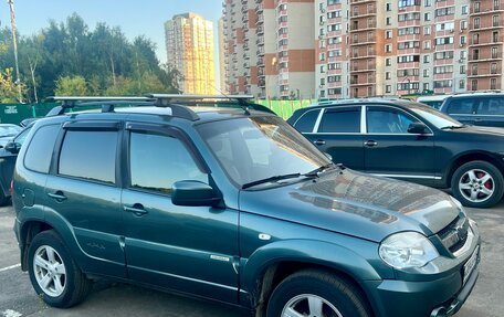 Chevrolet Niva I рестайлинг, 2015 год, 680 000 рублей, 2 фотография