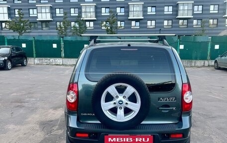 Chevrolet Niva I рестайлинг, 2015 год, 680 000 рублей, 4 фотография