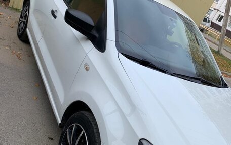 Volkswagen Polo VI (EU Market), 2019 год, 800 000 рублей, 3 фотография