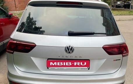Volkswagen Tiguan II, 2019 год, 2 500 000 рублей, 3 фотография
