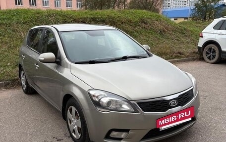 KIA cee'd I рестайлинг, 2010 год, 690 000 рублей, 3 фотография