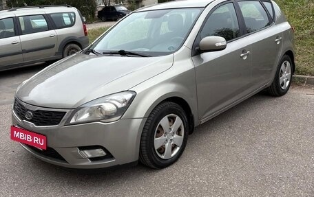 KIA cee'd I рестайлинг, 2010 год, 690 000 рублей, 2 фотография