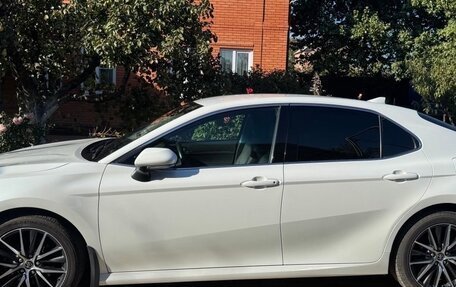 Toyota Camry, 2021 год, 3 090 000 рублей, 1 фотография