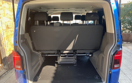 Volkswagen Caravelle T6 рестайлинг, 2021 год, 5 900 000 рублей, 4 фотография