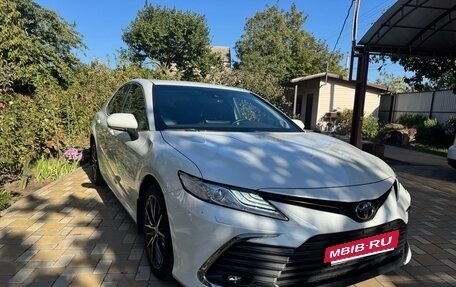 Toyota Camry, 2021 год, 3 090 000 рублей, 4 фотография