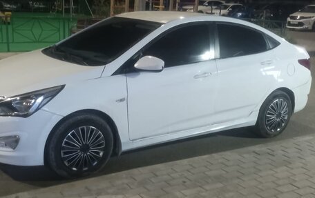 Hyundai Solaris II рестайлинг, 2015 год, 730 000 рублей, 5 фотография