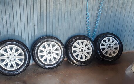 Toyota Noah III, 2004 год, 700 000 рублей, 18 фотография