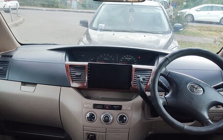 Toyota Noah III, 2004 год, 700 000 рублей, 16 фотография