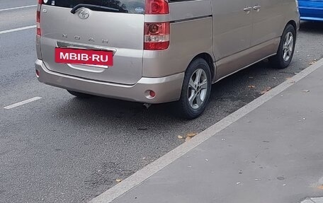 Toyota Noah III, 2004 год, 700 000 рублей, 8 фотография