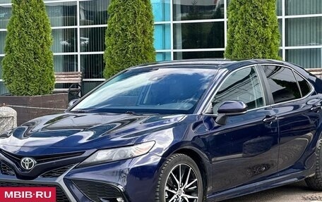 Toyota Camry, 2021 год, 2 520 000 рублей, 3 фотография