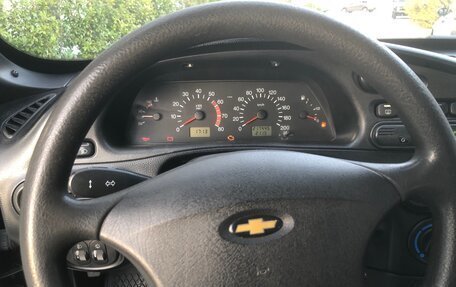 Chevrolet Niva I рестайлинг, 2004 год, 495 000 рублей, 21 фотография