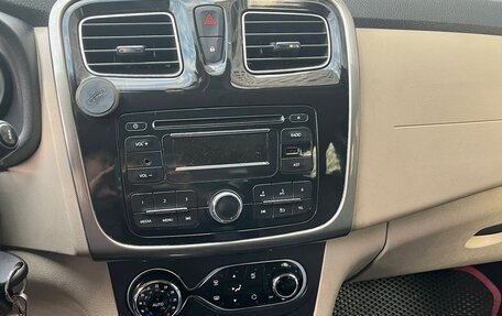 Renault Logan II, 2014 год, 550 000 рублей, 6 фотография