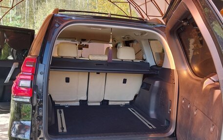 Toyota Land Cruiser Prado 150 рестайлинг 2, 2019 год, 4 100 000 рублей, 6 фотография