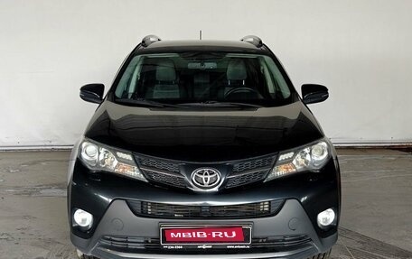 Toyota RAV4, 2015 год, 1 689 000 рублей, 2 фотография