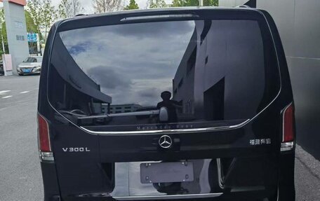 Mercedes-Benz V-Класс, 2025 год, 9 900 000 рублей, 2 фотография