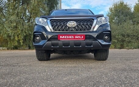 Toyota Land Cruiser Prado 150 рестайлинг 2, 2017 год, 4 500 000 рублей, 2 фотография