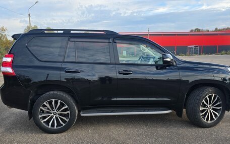 Toyota Land Cruiser Prado 150 рестайлинг 2, 2017 год, 4 500 000 рублей, 6 фотография