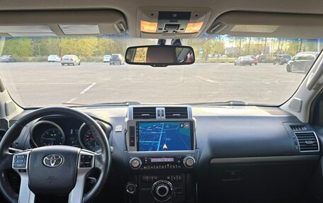 Toyota Land Cruiser Prado 150 рестайлинг 2, 2017 год, 4 500 000 рублей, 13 фотография