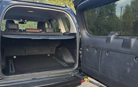 Toyota Land Cruiser Prado 150 рестайлинг 2, 2017 год, 4 500 000 рублей, 14 фотография