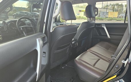 Toyota Land Cruiser Prado 150 рестайлинг 2, 2017 год, 4 500 000 рублей, 10 фотография